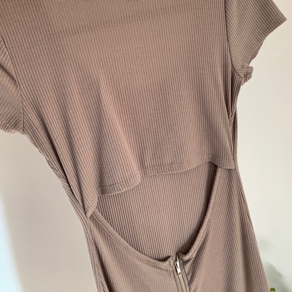 Dress Blush with open back and zipper - Picture 4 of 4